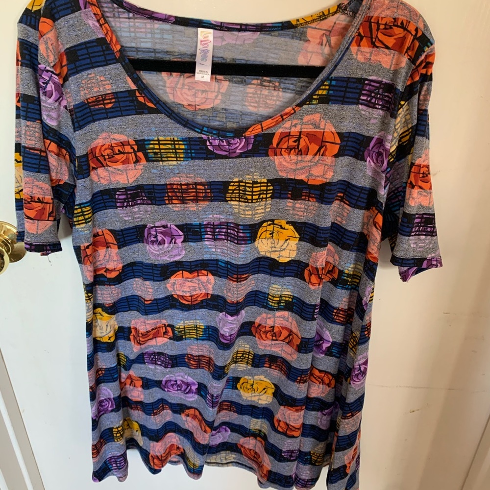 LulaRoe Perfect T size M